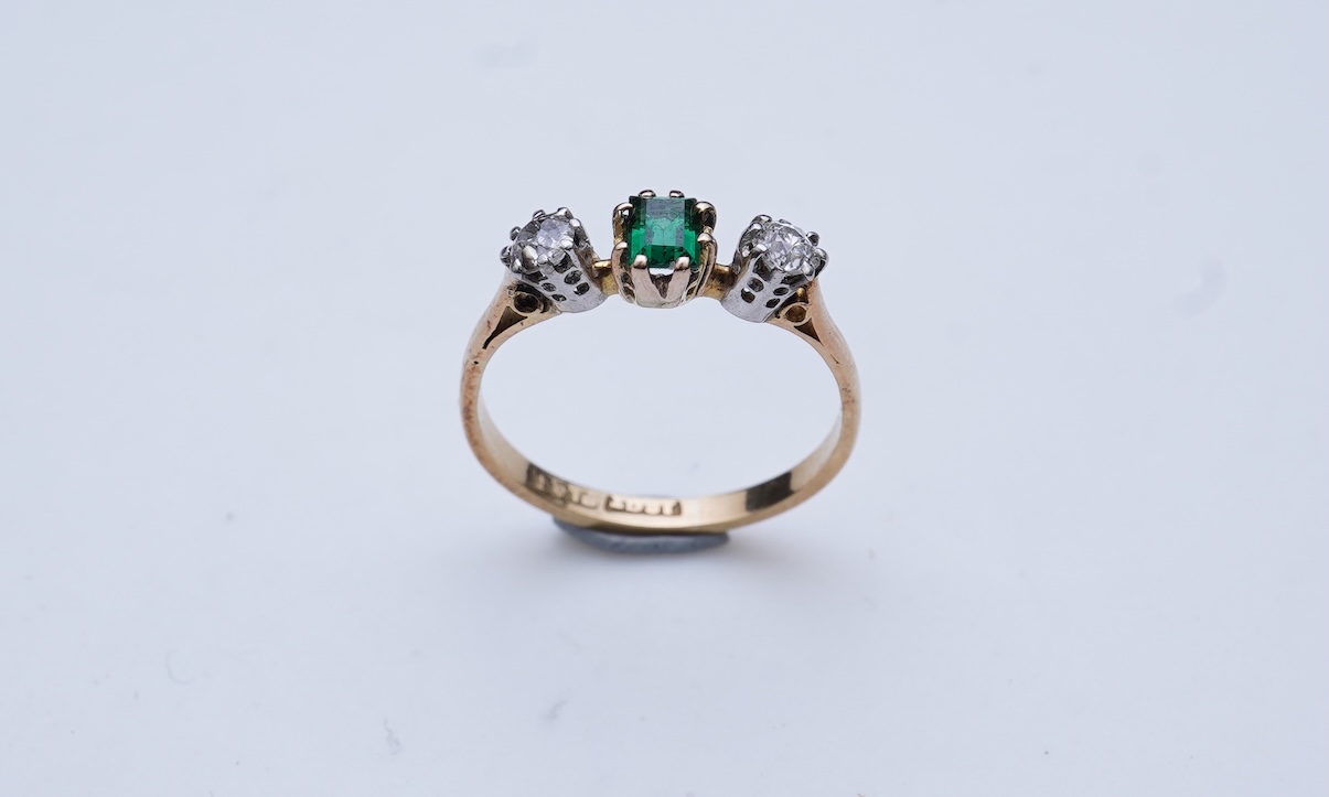 A tsavorite and diamond ring